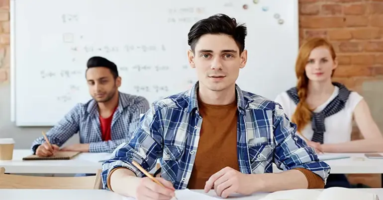 آموزش با کیفیت و کاربردی