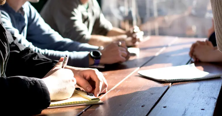 چه شرایطی برای شرکت در برنامه آوسبلیدونگ وجود دارد؟